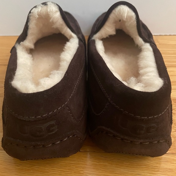 UGG Ascot Espresso Brown Suede Slippers Sz 9 - Picture 4 of 7